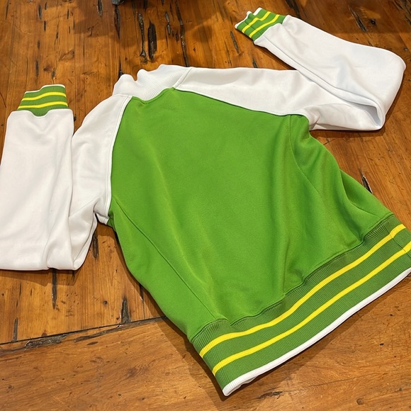 The north face woman’s zippered jacket, size medium - Picture 9 of 9